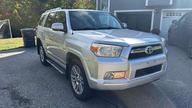 JTEBU5JR4C5088318 - 2012 TOYOTA 4RUNNER SR5 SILVER photo 4