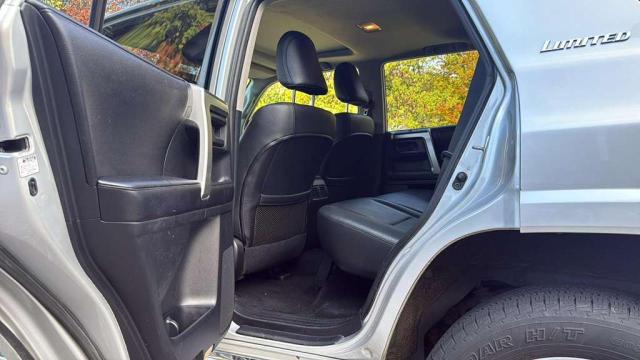 JTEBU5JR4C5088318 - 2012 TOYOTA 4RUNNER SR5 SILVER photo 6