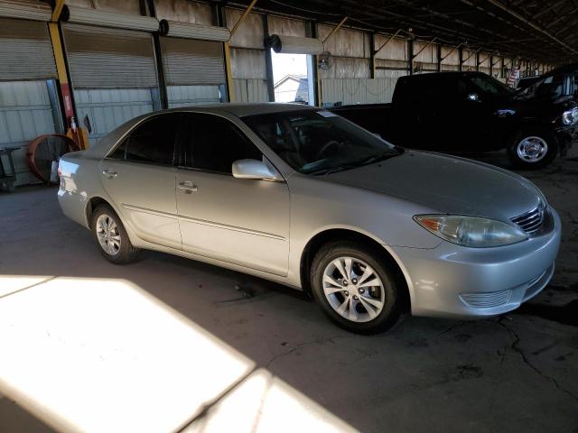 4T1BF30K05U602838 - 2005 TOYOTA CAMRY LE SILVER photo 4