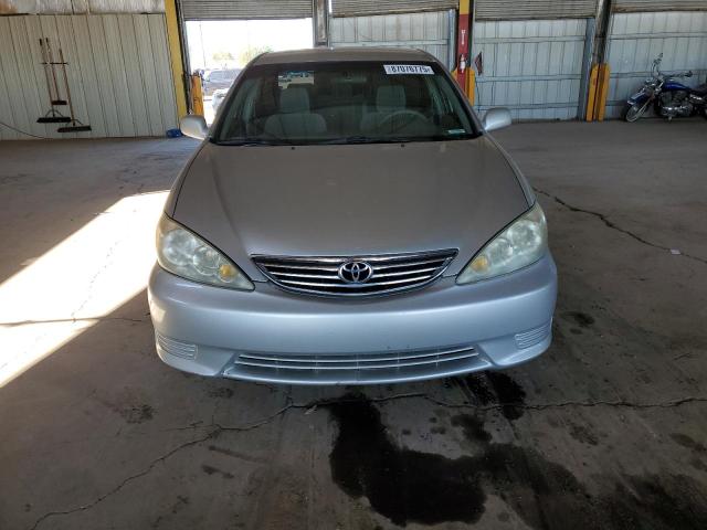 4T1BF30K05U602838 - 2005 TOYOTA CAMRY LE SILVER photo 5