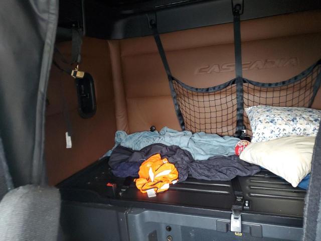 3AKJHHDRXKSKC2513 - 2019 FREIGHTLINER CASCADIA 1 Rot Foto 6