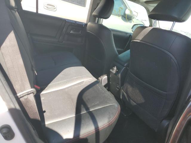 JTEBU5JR8J5601650 - 2018 TOYOTA 4RUNNER SR5/SR5 PREMIUM Ақ фото 11