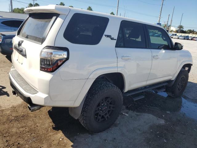 JTEBU5JR8J5601650 - 2018 TOYOTA 4RUNNER SR5/SR5 PREMIUM Ақ фото 3