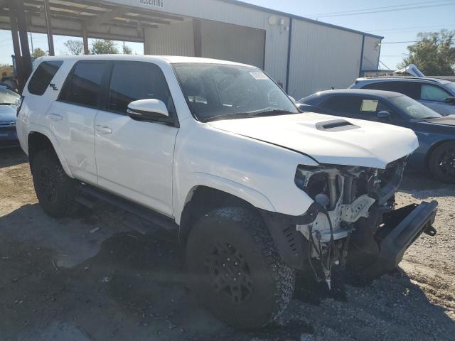 JTEBU5JR8J5601650 - 2018 TOYOTA 4RUNNER SR5/SR5 PREMIUM Ақ фото 4