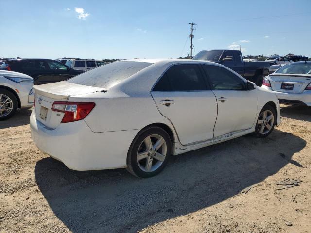 4T1BF1FK3EU772378 - 2014 TOYOTA CAMRY L WHITE photo 3