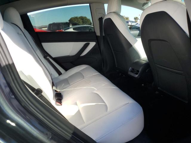 5YJ3E1EA7JF167450 - 2018 TESLA MODEL 3 灰色 照片 10