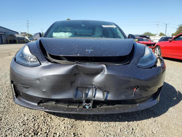 5YJ3E1EA7JF167450 - 2018 TESLA MODEL 3 灰色 照片 5