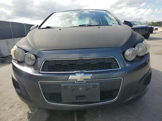 1G1JC5SHXD4176847 - 2013 CHEVROLET SONIC LT Grau Foto 5