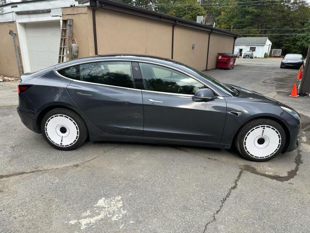 5YJ3E1EB1JF119421 - 2018 TESLA MODEL 3 Gri fotoğraf 12