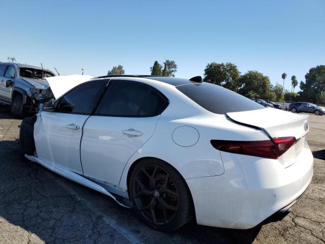 ZARFAMAN0L7632099 - 2020 ALFA ROMEO GIULIA WHITE photo 2