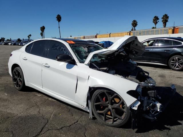 ZARFAMAN0L7632099 - 2020 ALFA ROMEO GIULIA WHITE photo 4