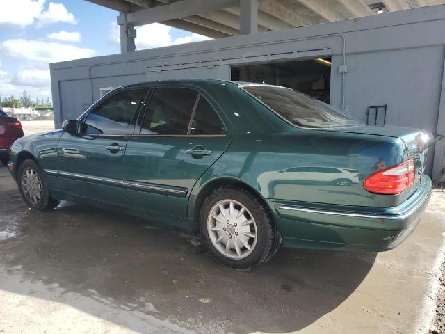 WDBJF82J91X046991 - 2001 MERCEDES-BENZ E 320 4MATIC GREEN photo 2