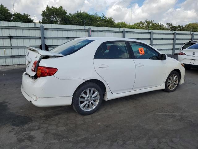 1NXBU4EE9AZ233941 - 2010 TOYOTA COROLLA BASE Biały zdjęcie 3