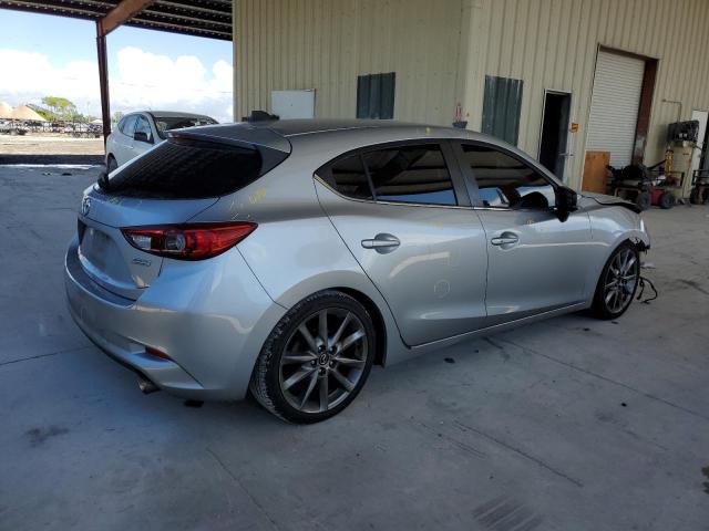 3MZBN1L32JM201982 - 2018 MAZDA 3 TOURING Silber Foto 3