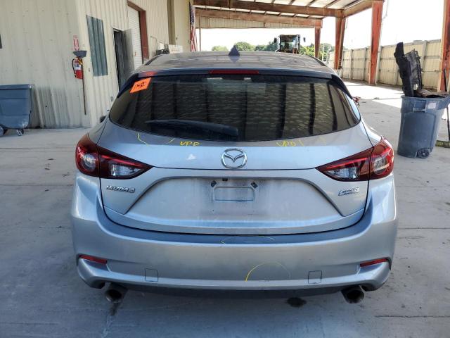 3MZBN1L32JM201982 - 2018 MAZDA 3 TOURING Silber Foto 6