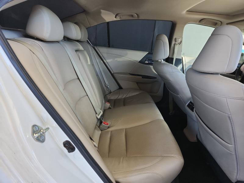 1HGCR3F05GA023128 - 2016 HONDA ACCORD EXL WHITE photo 10