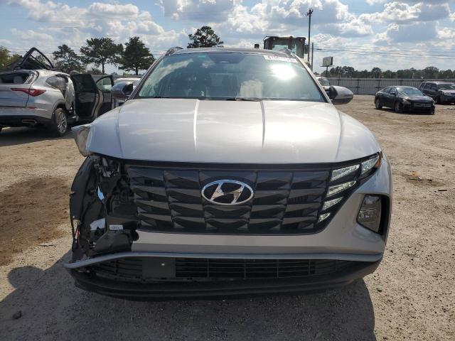 KM8JCCD15RU156598 - 2024 HYUNDAI TUCSON SEL CONVENIENCE Silber Foto 5