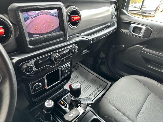 1C4HJXDN6NW195685 - 2022 JEEP WRANGLER U SPORT GREEN photo 11