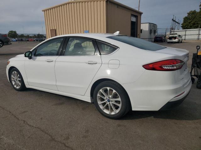 3FA6P0HD3LR172868 - 2020 FORD FUSION SE Սպիտակ լուսանկար 2