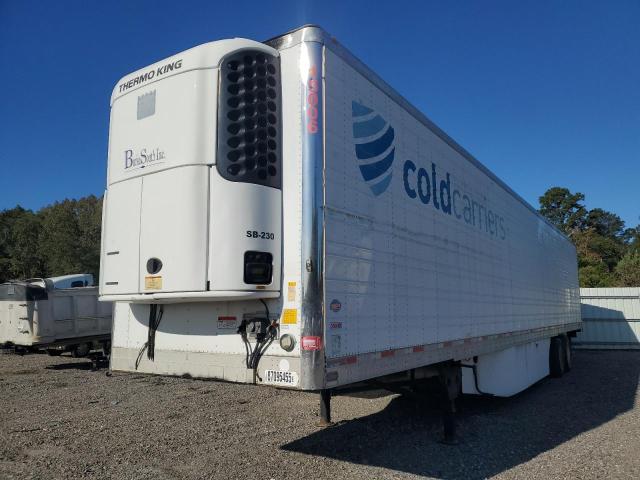 1UYVS2535FM089906 - 2015 UTILITY VS2RA WHITE photo 2