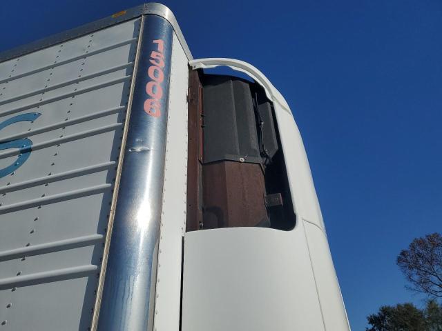 1UYVS2535FM089906 - 2015 UTILITY VS2RA WHITE photo 5