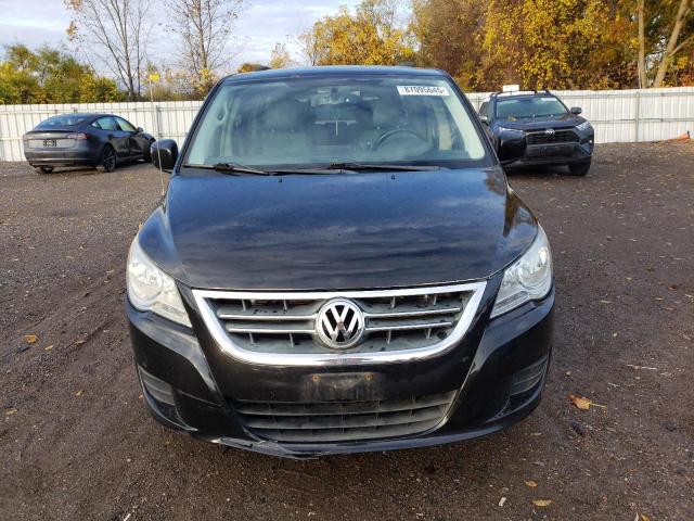 2C4RVABG5CR292697 - 2012 VOLKSWAGEN ROUTAN SE BLACK photo 5