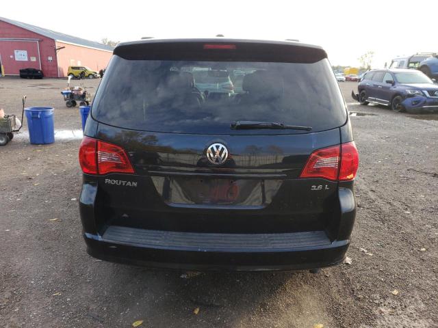 2C4RVABG5CR292697 - 2012 VOLKSWAGEN ROUTAN SE BLACK photo 6