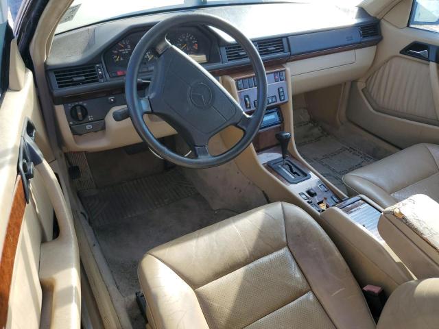 WDBEA66E9RC033761 - 1994 MERCEDES-BENZ E 320 绿色 照片 8