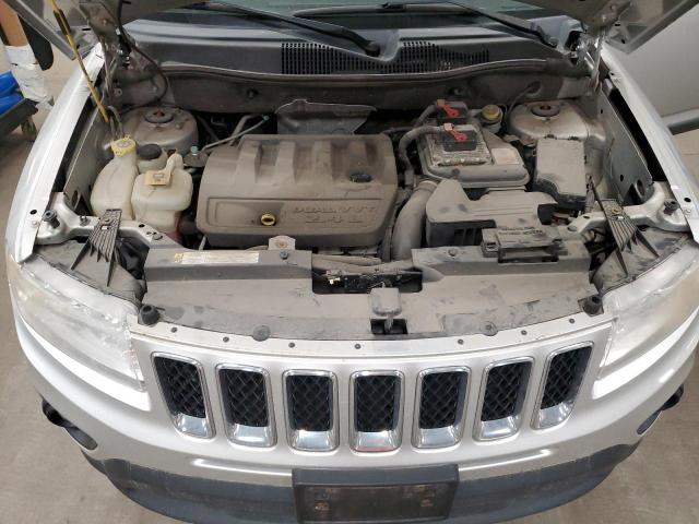 1J4NF1FB6BD263828 - 2011 JEEP COMPASS SPORT Argent photo 12