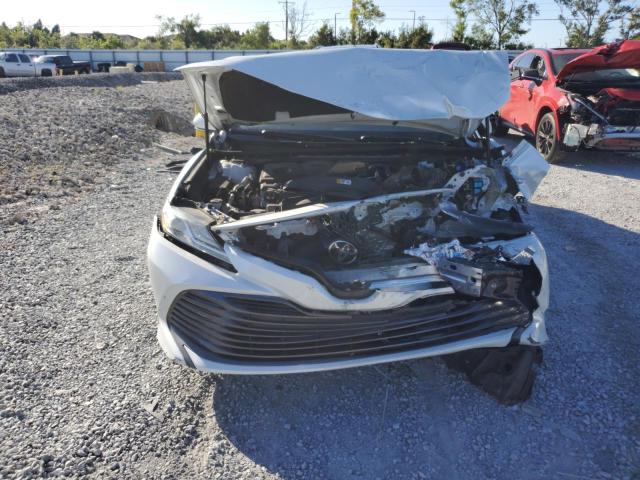 4T1B11HKXKU732886 - 2019 TOYOTA CAMRY L 白色 照片 5
