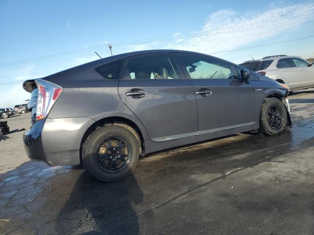 JTDKN3DU5D1636910 - 2013 TOYOTA PRIUS GRAY photo 3