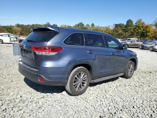 5TDKZRFHXKS333628 - 2019 TOYOTA HIGHLANDER SE BLUE photo 3