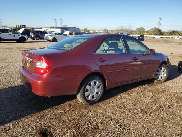 JTDBE32K220128205 - 2002 TOYOTA CAMRY LE RED photo 3