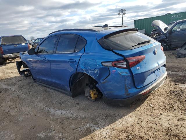 ZASFAKNN3J7B98256 - 2018 ALFA ROMEO STELVIO TI SPORT BLUE photo 2