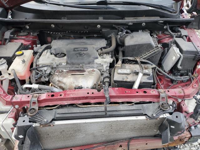 2T3BFREV7JW714981 - 2018 TOYOTA RAV4 LE 红色 照片 11