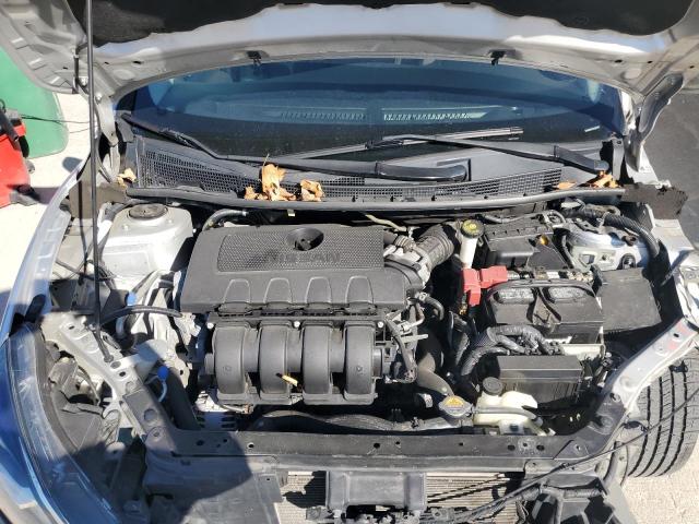 3N1AB7AP0JY281777 - 2018 NISSAN SENTRA S 银色 照片 11