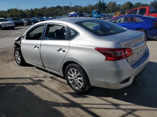 3N1AB7AP0JY281777 - 2018 NISSAN SENTRA S 银色 照片 2