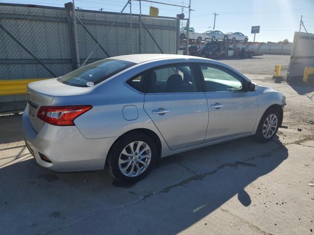 3N1AB7AP0JY281777 - 2018 NISSAN SENTRA S 银色 照片 3