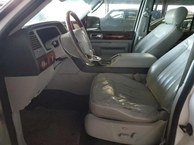 5LMFU28R74LJ12806 - 2004 LINCOLN NAVIGATOR 白色 照片 7