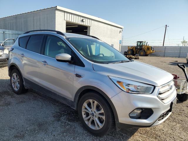 1FMCU9GD9JUB59314 - 2018 FORD ESCAPE SE Argent photo 4