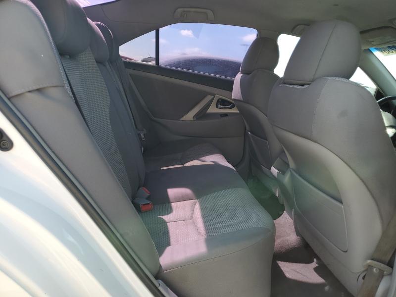 4T1BF3EK5AU556068 - 2010 TOYOTA CAMRY BASE WHITE photo 10