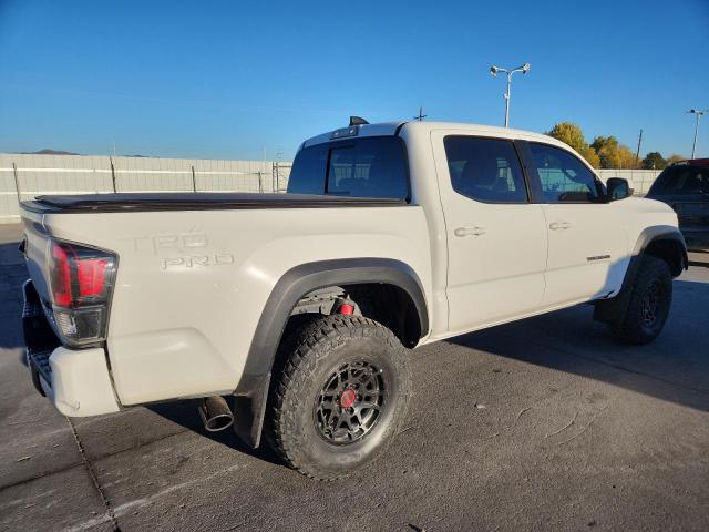 3TYCZ5AN4PT118915 - 2023 TOYOTA TACOMA DOUBLE CAB WHITE photo 3