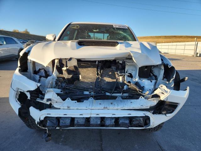 3TYCZ5AN4PT118915 - 2023 TOYOTA TACOMA DOUBLE CAB WHITE photo 5