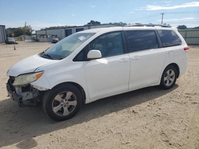 2014 TOYOTA SIENNA LE, 