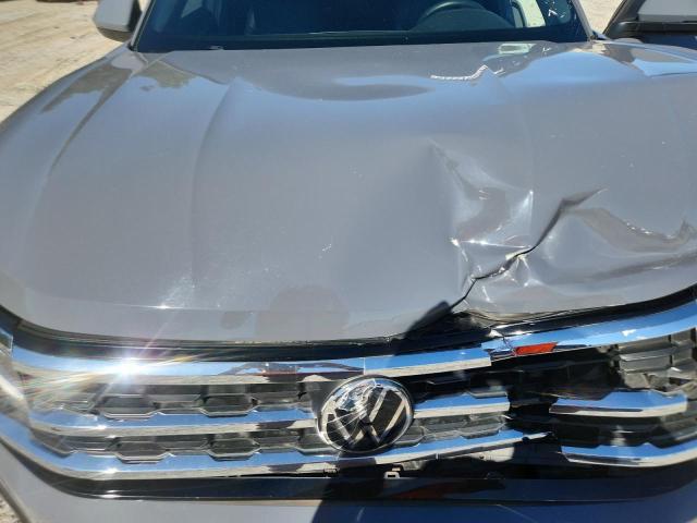 1V25E2CA0LC222465 - 2020 VOLKSWAGEN ATLAS CROS SE Серый фото 12