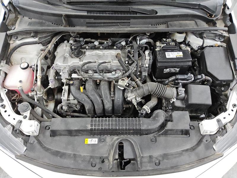 5YFEPMAE8MP195585 - 2021 TOYOTA COROLLA LE WHITE photo 11