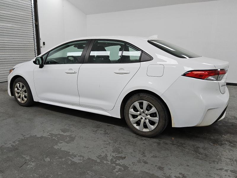 5YFEPMAE8MP195585 - 2021 TOYOTA COROLLA LE WHITE photo 2