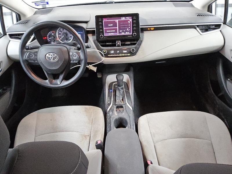 5YFEPMAE8MP195585 - 2021 TOYOTA COROLLA LE WHITE photo 8