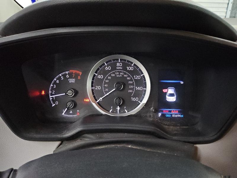 5YFEPMAE8MP195585 - 2021 TOYOTA COROLLA LE WHITE photo 9