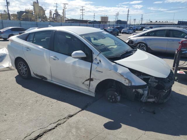 JTDKBRFU7H3563428 - 2017 TOYOTA PRIUS WHITE photo 4